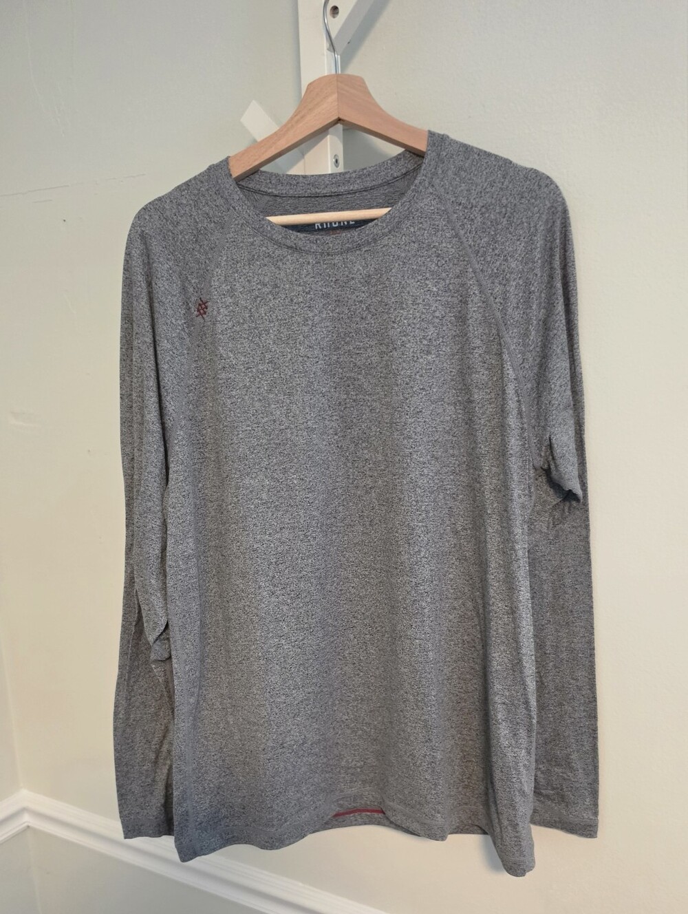 Rhone Reign Long Sleeve Performance Shirt Men's Large Heather Grey Athletic - Picture 4 of 9